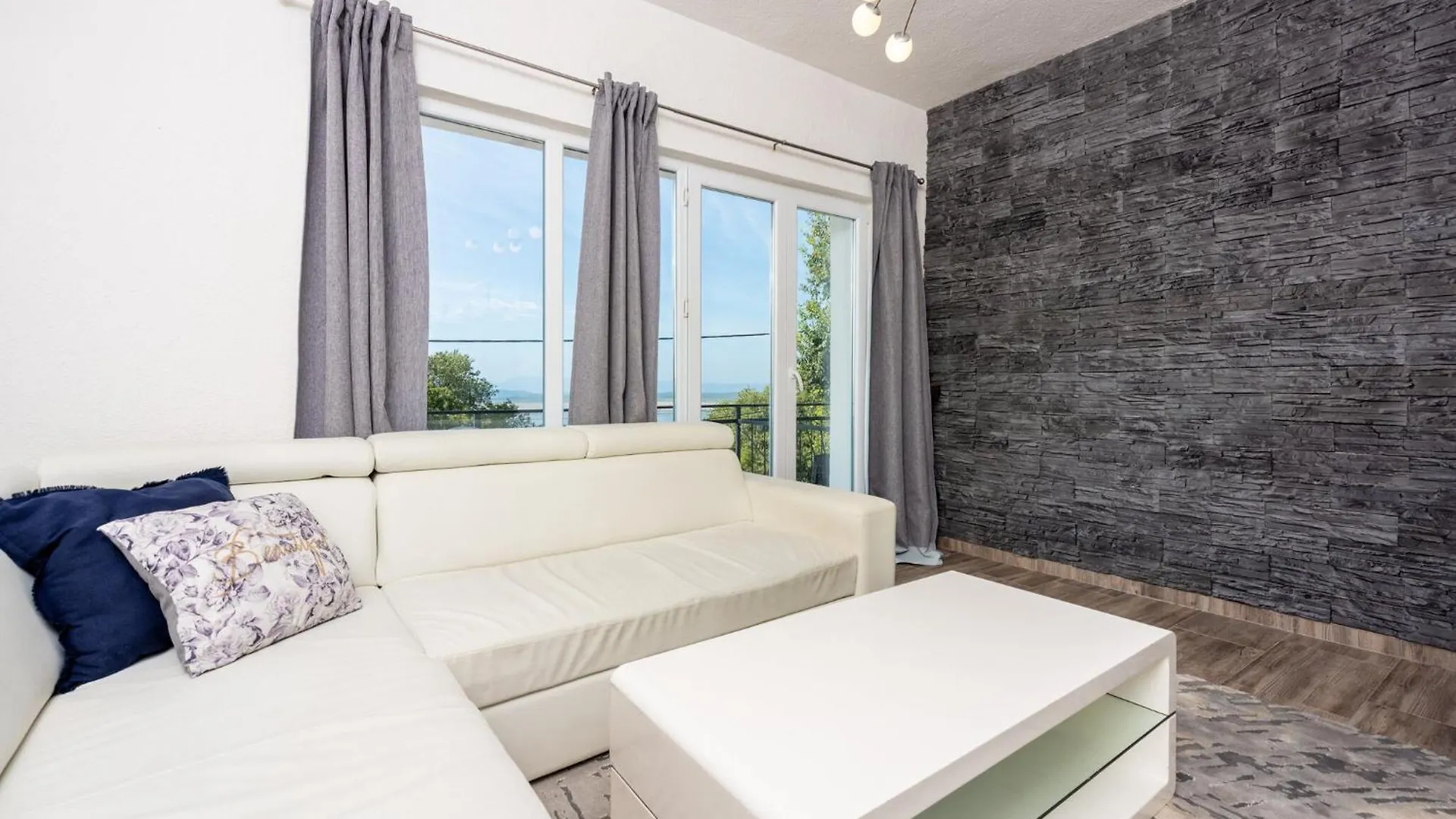 Roza Apartment Dramalj